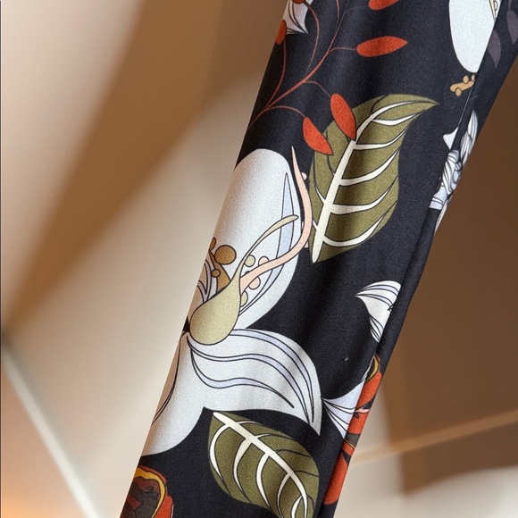 Floral Long Sleeve Top - Picture 4 of 6